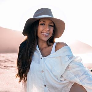 Meet your Posher, Taylor